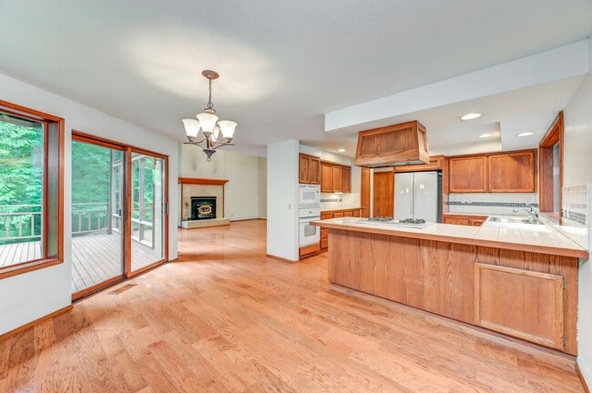 Building Photo - Great Home Tucked Away in Mirrormont on Tiger Mountain