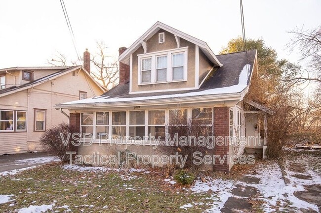Building Photo - 2078-2018 18th St SW