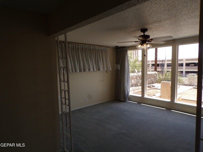 Building Photo - 4820 Louisiana St