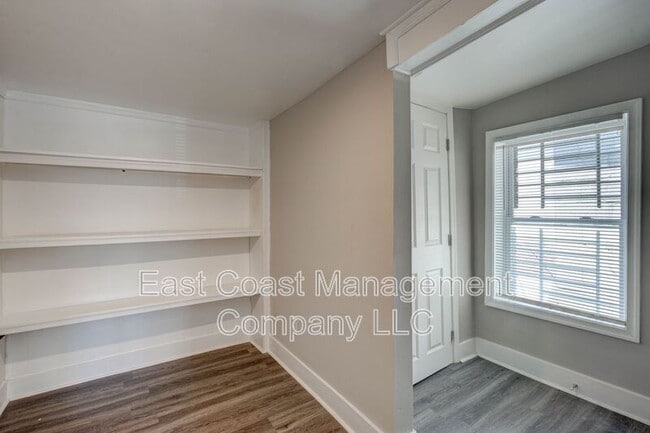 Building Photo - 122 S Carey St
