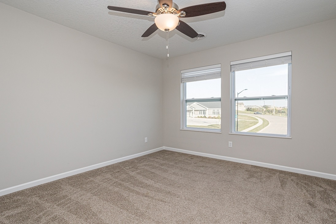 Building Photo - 3330 Glenbrook Cir S