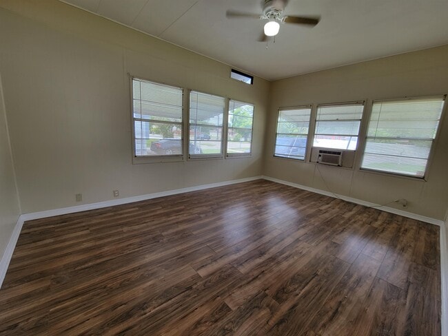 Building Photo - 2021 17th St