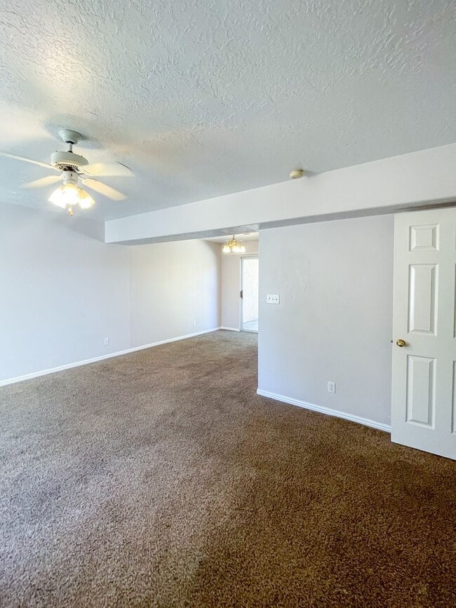 Building Photo - Charming 2 Bedroom Home in Prime Location ...