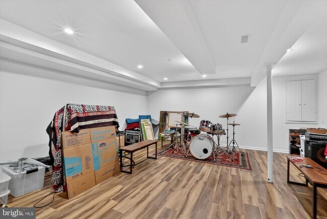 Building Photo - 7011 Fox Chase Rd