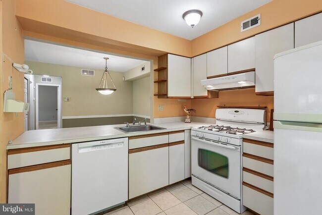 Building Photo - 253 Everly Ct