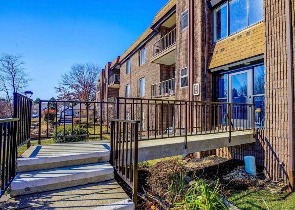 Building Photo - 56 Oakridge Dr