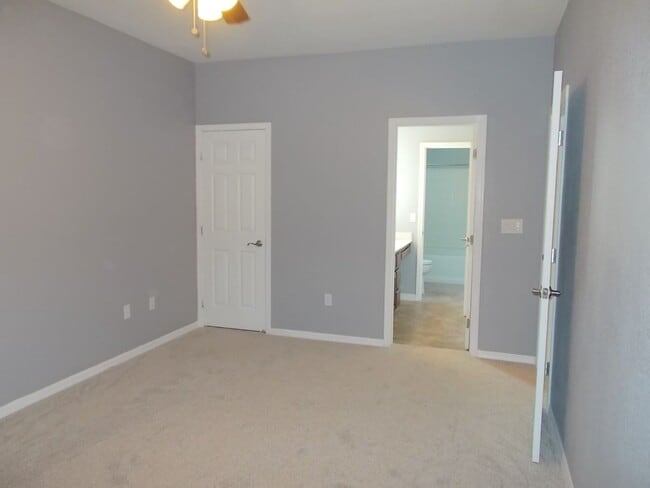 Building Photo - Stylish Summerlin Townhome with Private Co...