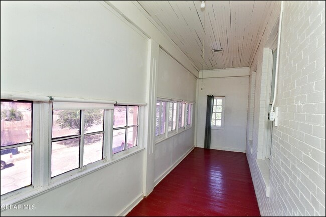 Building Photo - 612 E Nevada Ave
