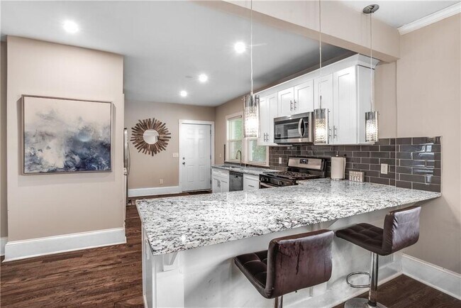 Building Photo - 1158 Donnelly Ave SW