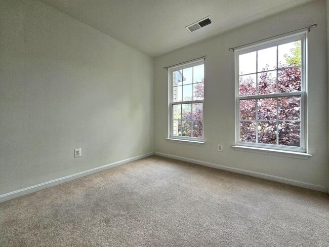 Building Photo - 15328 Elizabeth Burbage Loop