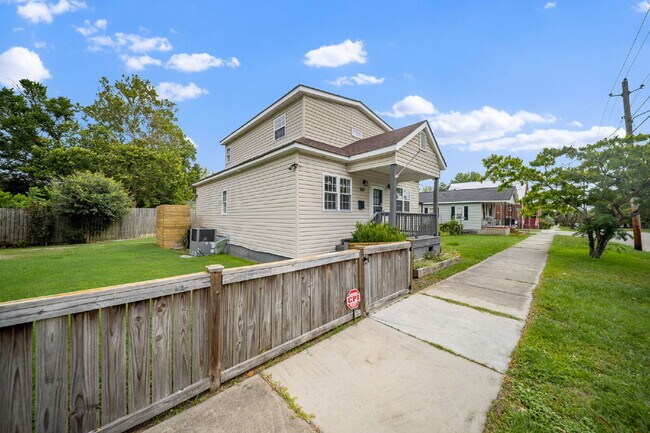 Building Photo - 1109 Orange St