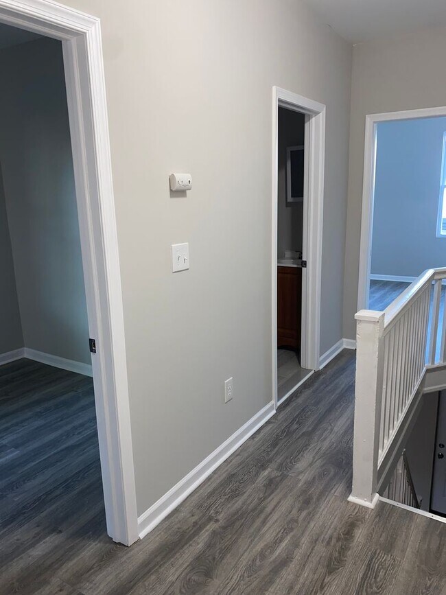 Building Photo - Front Porch Row - Oak Lane