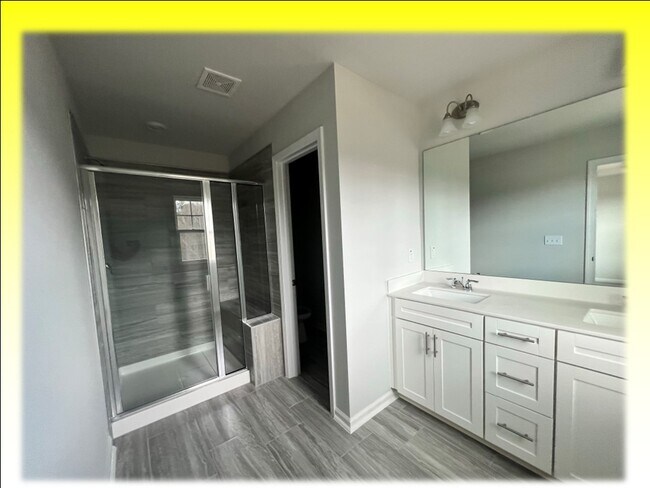 Building Photo - 753 Gimari Dr