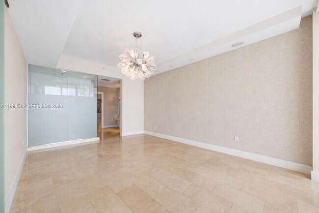 Building Photo - 2020 N Bayshore Dr