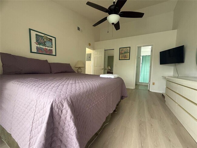 Building Photo - 2459 Sweetwater Club Cir