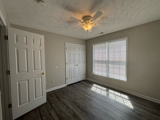 Building Photo - 3808 Raider Ct