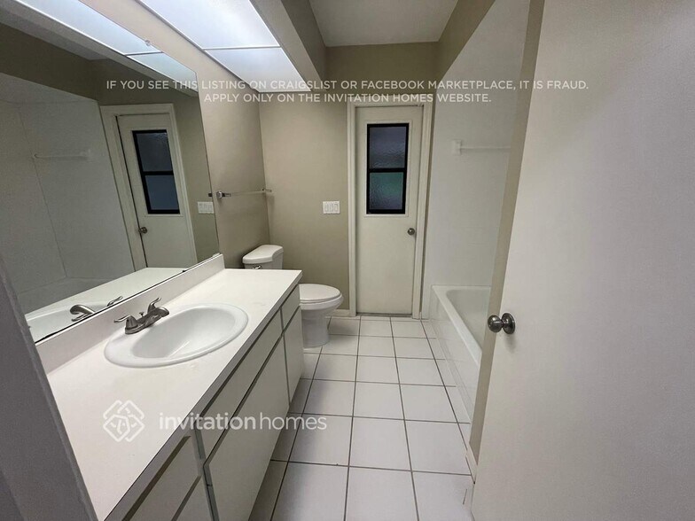 Building Photo - 385 Atwater St