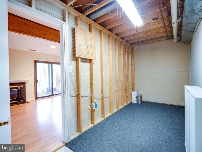 Building Photo - 2303 Glade Bank Way