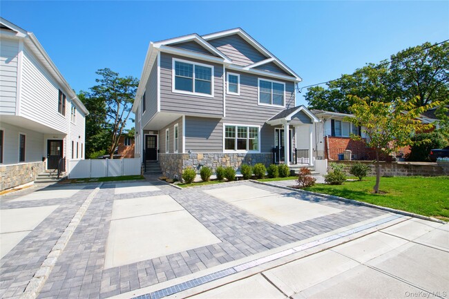 Building Photo - 46 Linwood Rd S