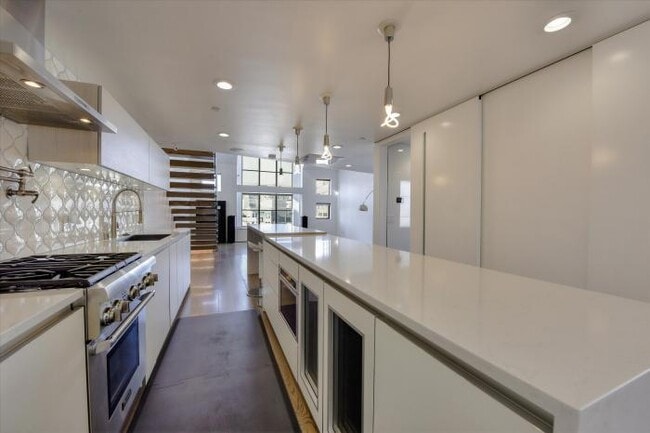 Building Photo - 1 bedroom in San Francisco CA 94103