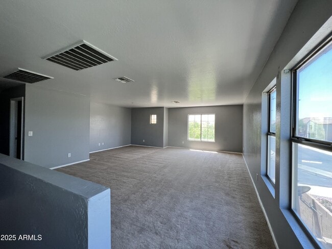 Building Photo - 46184 W Dutchman Dr
