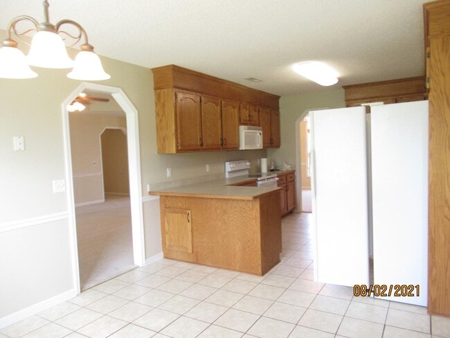 Building Photo - 3370 Aurora Dr