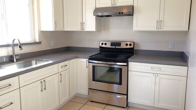 Building Photo - 7449 -