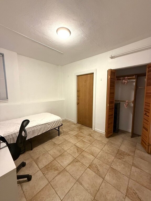 Building Photo - 2 Colliston Rd