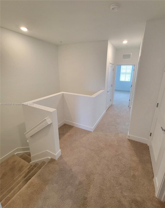 Building Photo - 263 SW 169th Ln