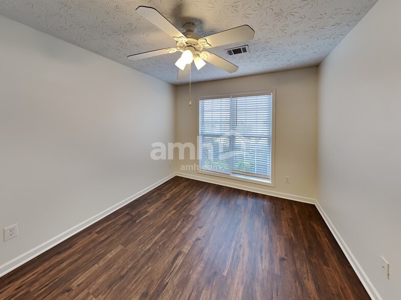 Building Photo - 951 Garden Oak Ct