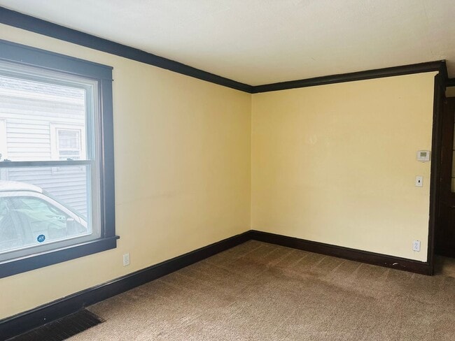 Building Photo - DREAM LOCATION !! LOOKS LIKE PRIVET ROAD !!!