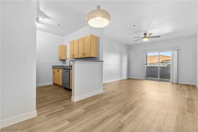 Building Photo - 6955 N Durango Dr