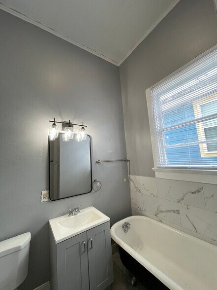 Building Photo - 2439 Second St