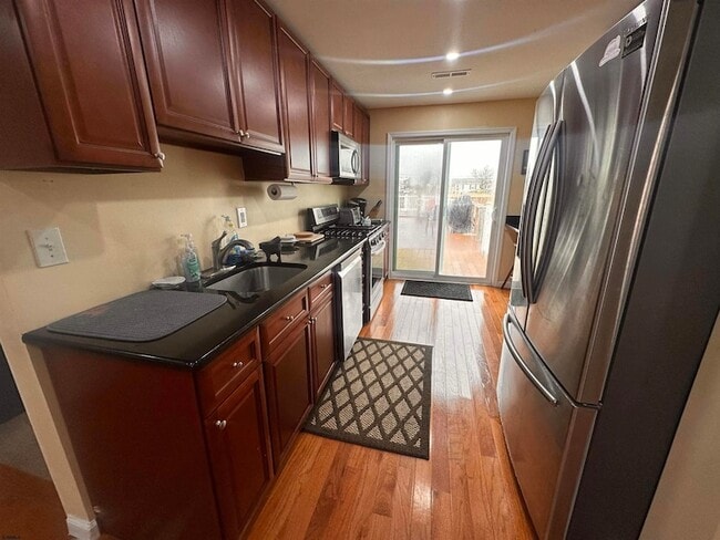 Building Photo - 2019 Kuehnle Ave