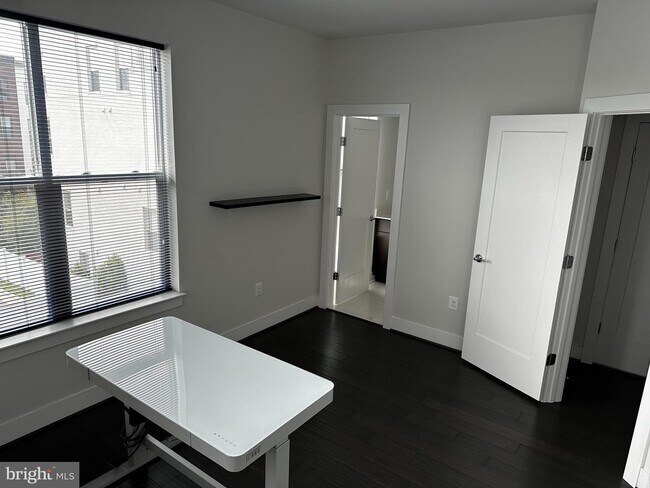 Building Photo - 1414 Piccard Dr