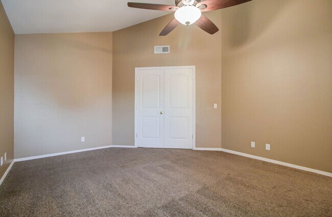 Building Photo - 1224 W Boxelder Cir