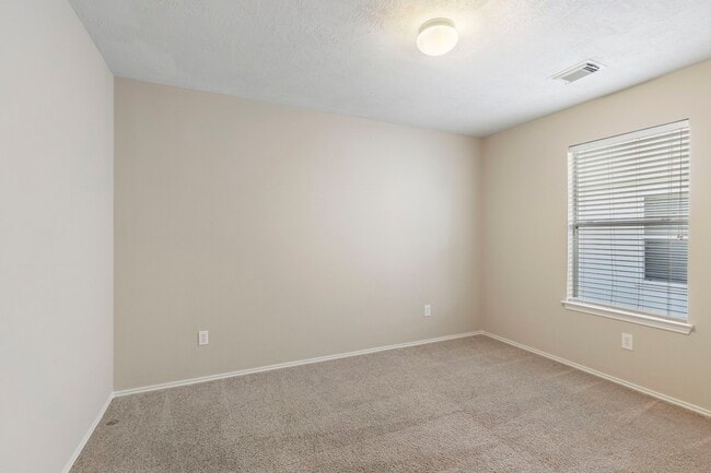 Building Photo - 31 Bark Bend Pl