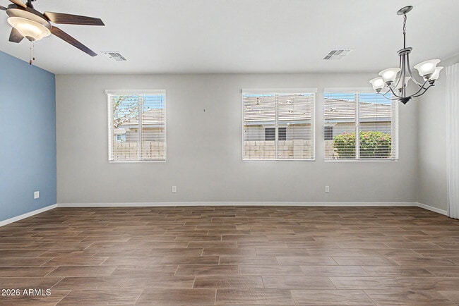 Building Photo - 3413 N Loma Vista