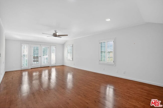 Building Photo - 15 N Ridgewood Rd