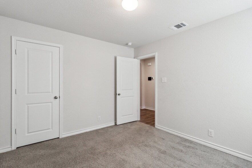 Building Photo - 13003 Minuet Sway