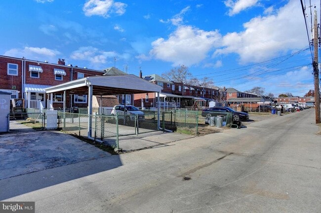 Building Photo - 2857 Plainfield Rd