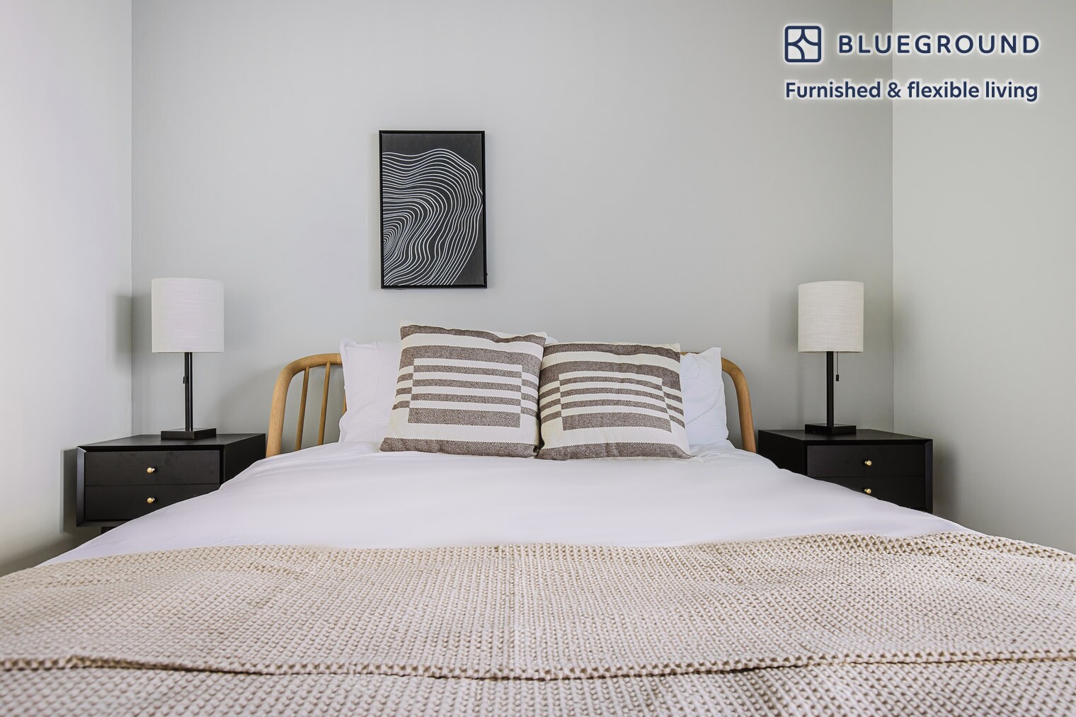 Building Photo - 165 N Desplaines St