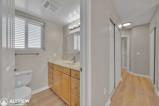 Building Photo - Beautifully Renovated 2-Bedroom Corner Tow...