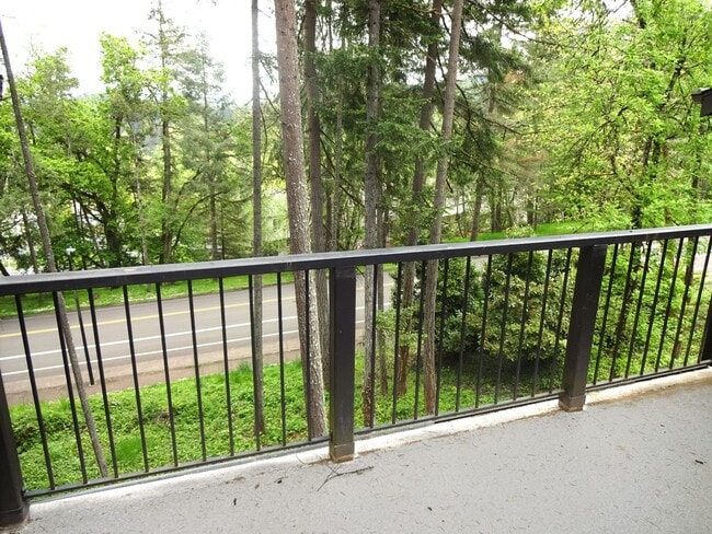 Building Photo - 2 bed/ 1 bath Condo!  With  Great Views!