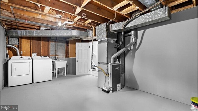 Building Photo - 8009 Nolcrest Rd