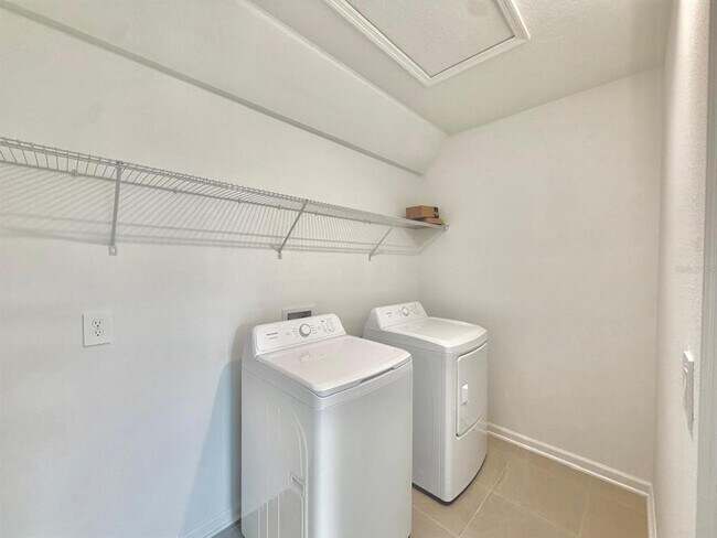 Building Photo - 1517 Loxley Trl