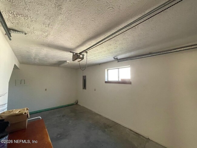 Building Photo - 2000 First St