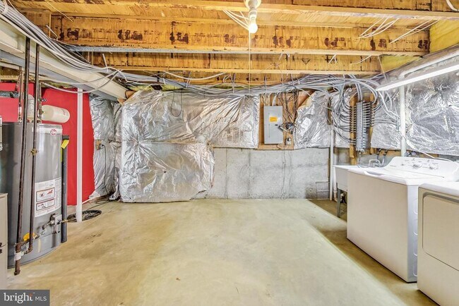 Building Photo - 6104 Cool Spring Terrace S