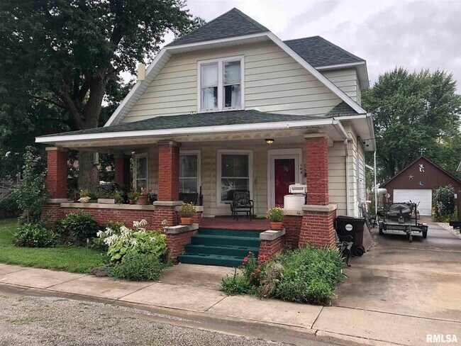 Building Photo - 102 N Sullivan St