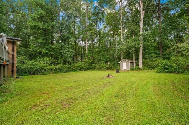 Building Photo - 6207 Moss Dr